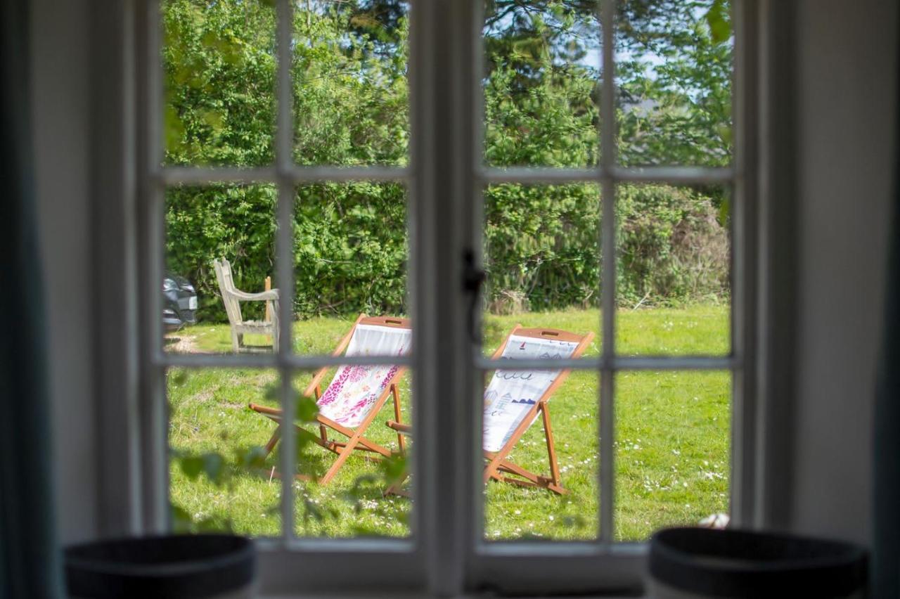 Adorable Two Bed Norfolk Broads Holiday Home - River Views With Moorings & Fishing スタラム エクステリア 写真
