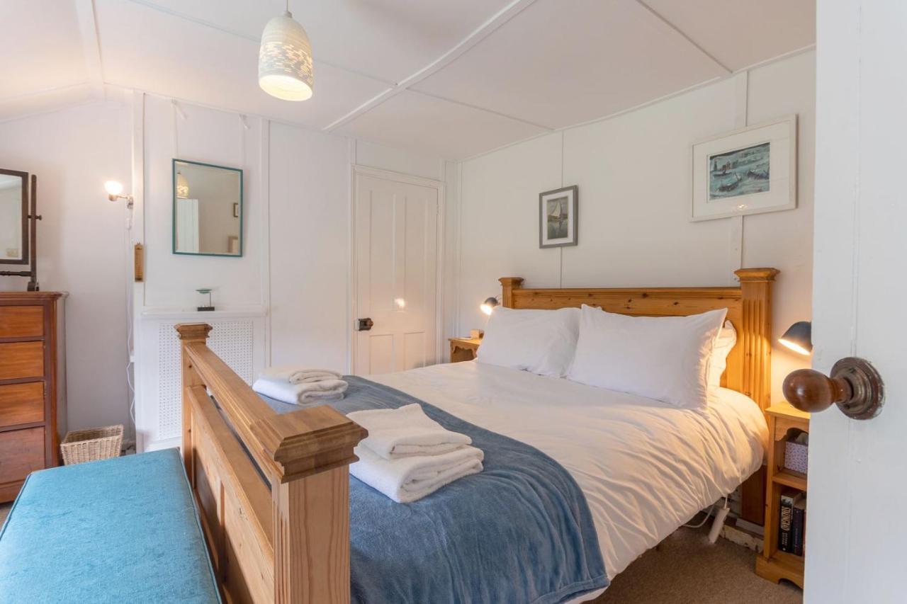 Adorable Two Bed Norfolk Broads Holiday Home - River Views With Moorings & Fishing スタラム エクステリア 写真