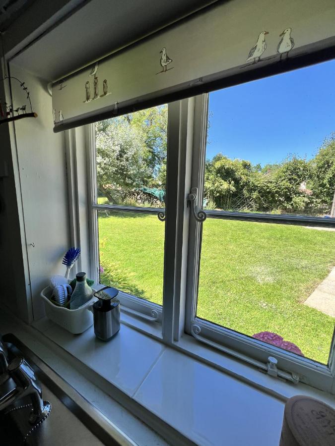 Adorable Two Bed Norfolk Broads Holiday Home - River Views With Moorings & Fishing スタラム エクステリア 写真